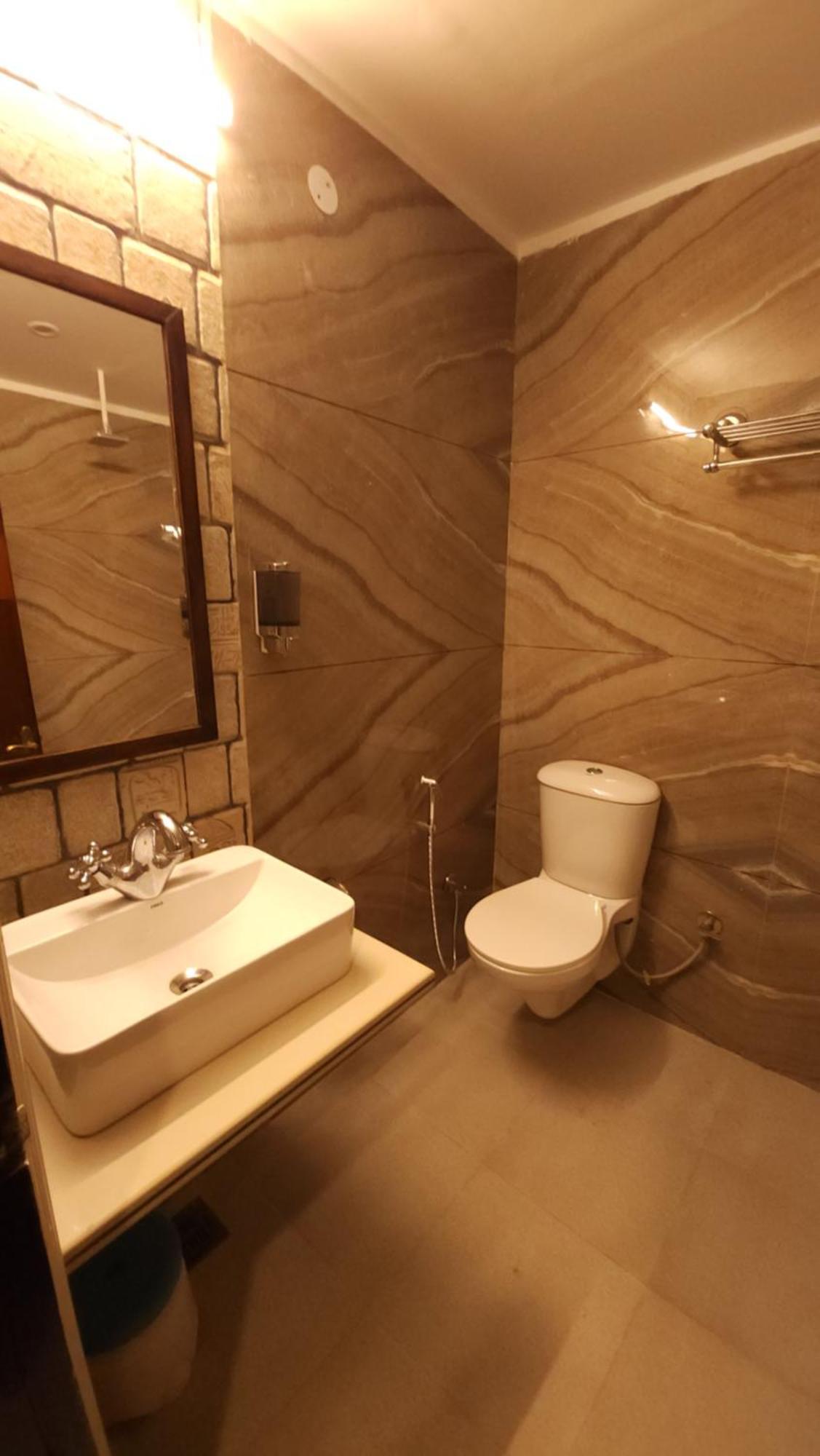 Hotel Vrs Inns Chandīgarh Esterno foto