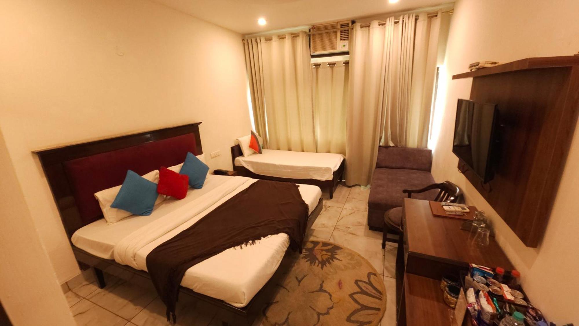Hotel Vrs Inns Chandīgarh Esterno foto